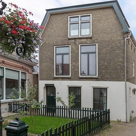 Knus vertoeven in een historisch pand in Grou. Buitenkant foto